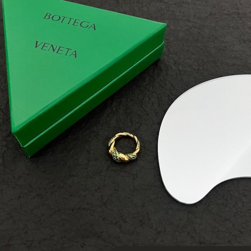 Bo*te*ga venenta rings